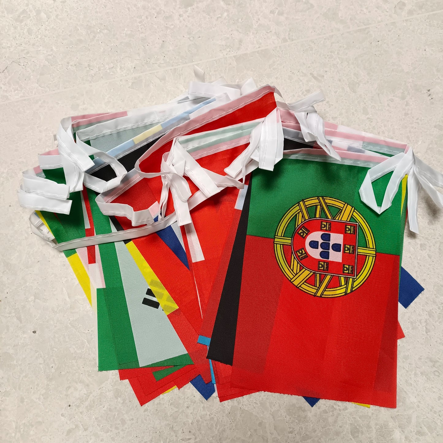Aerlxemrbrae  14*21cm  String flag  32 countries around the world nations flag small flag   hanging flags